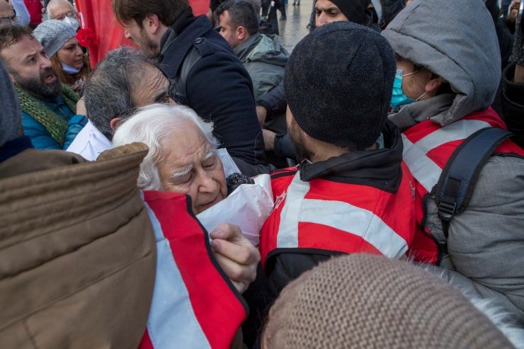 64 yıllık hekimden vekillere... Utanın