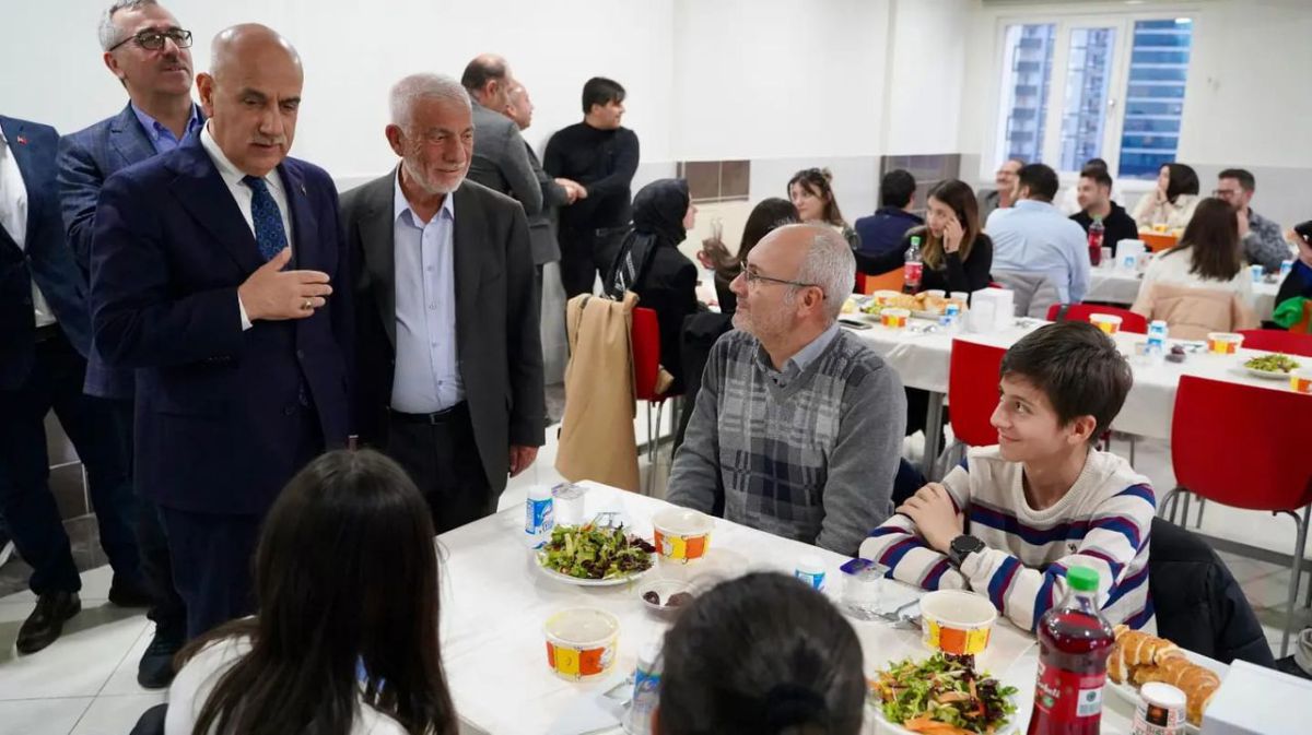 Ak Parti Milletvekili Vahit Kirişçi, Kahramanmaraş'taki iftar programında yerel halkla buluştu