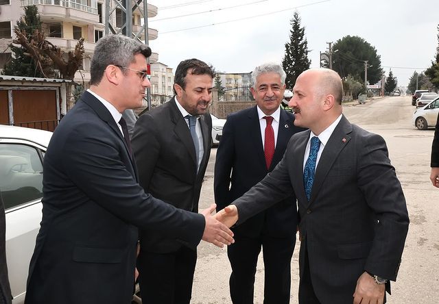 Adıyaman Valisi Dr. Osman Varol, İl Müftülüğü'nü ziyaret etti ve faaliyetleri hakkında bilgi aldı.