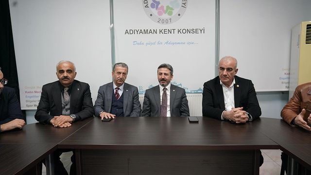 Adıyaman'da toplantıyla hemşehrilerin beklentileri ve projeler ele alındı