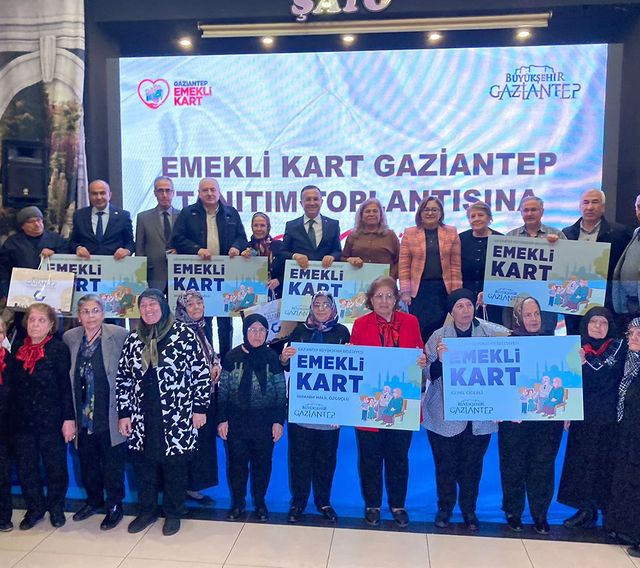 Gaziantep'te Siyasi ve Bürokratik İsimler Emeklilerle İftarda Buluştu