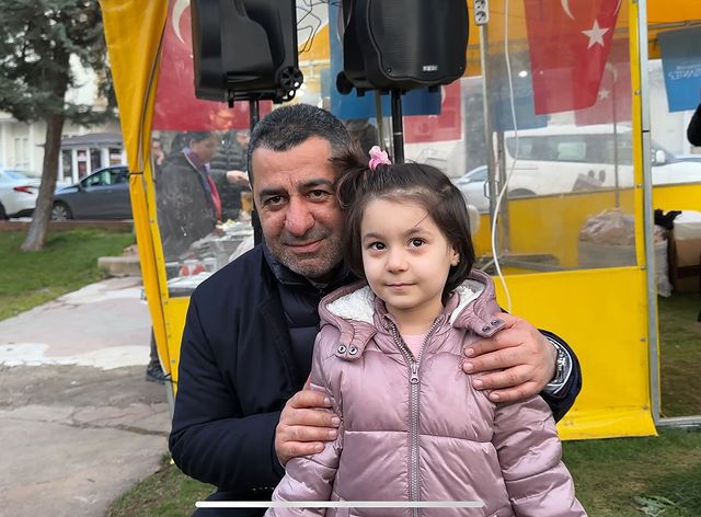 Gaziantep'te Büyükşehir Belediyesi'nin desteğiyle düzenlenen iftar çadırı, birleştirici bir etkinlik oldu.