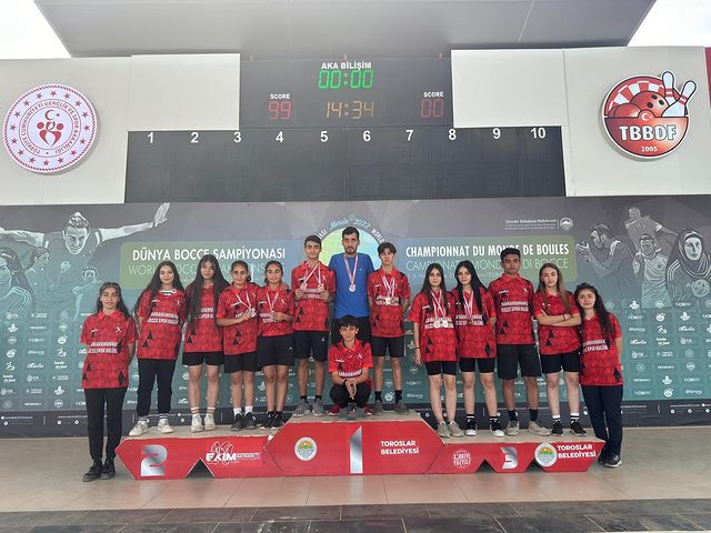 Kahramanmaraşlı sporcular Bocce Volo Atış Oyunları Türkiye Şampiyonasında büyük bir başarı elde etti, 11 madalya kazandı.