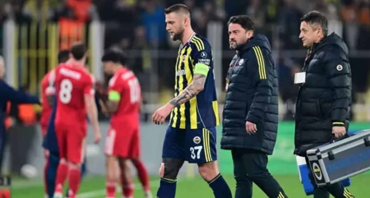 Fenerbahçe'de Skriniar Şoku: Yıldız Stoper 1 Ay Sahalardan Uzak Kalabilir
