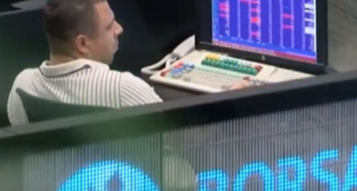 BIST Haftaya Sert Düşüşle Başladı