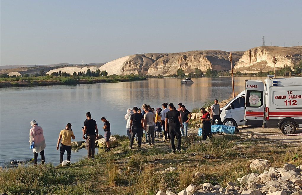 Fırat'a giren çocuk boğuldu