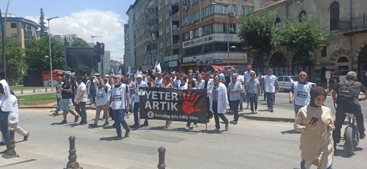 GAZİANTEP'TE SAĞLIKÇILAR EYLEMDE