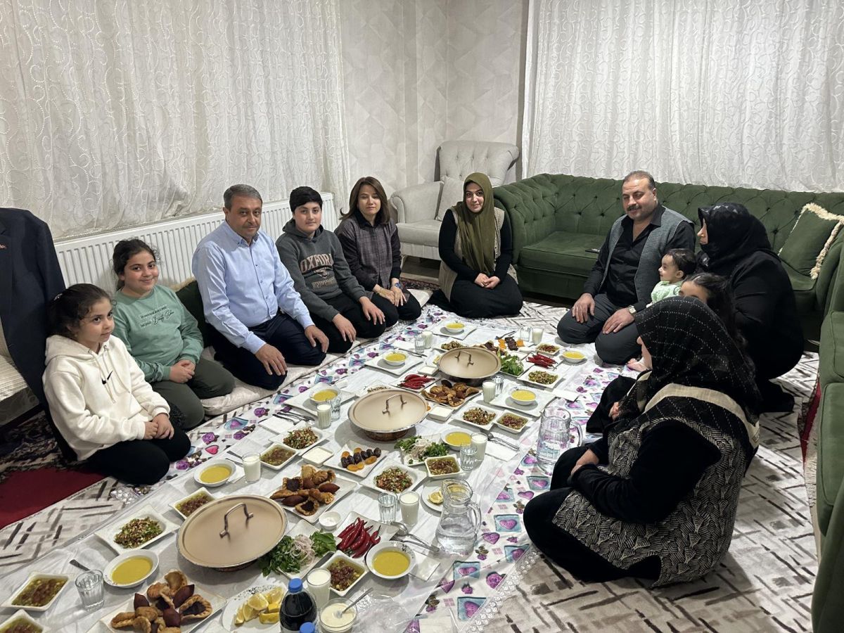 Vali Şıldak, Ramazan ayında depremzedelerle iftarda buluştu