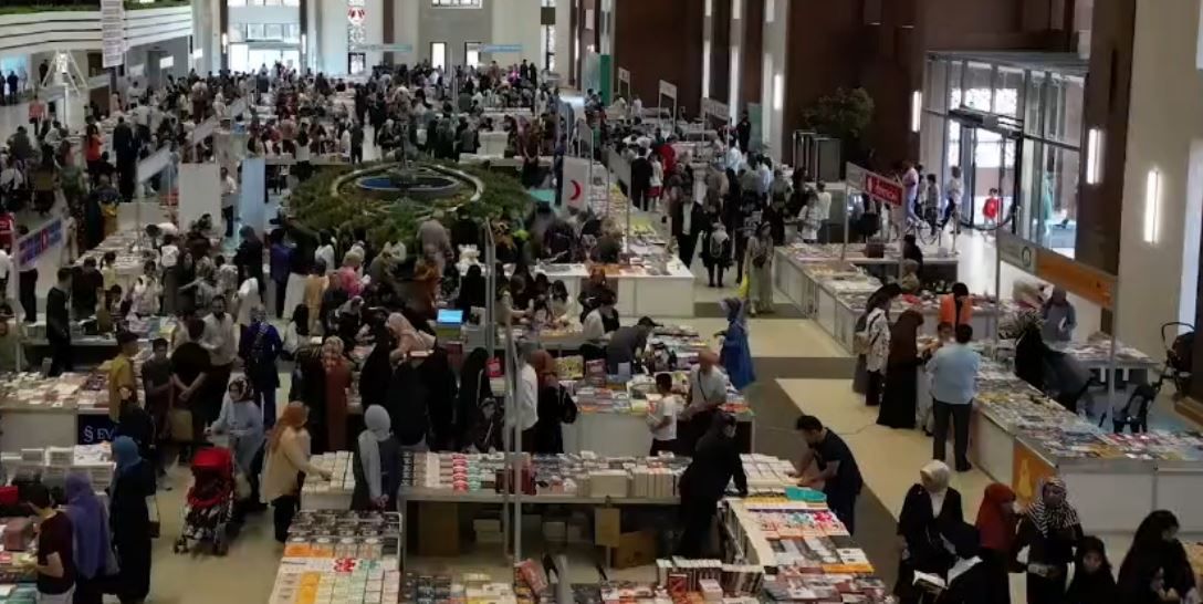 Gaziantep Kitap Fuarı devam ediyor