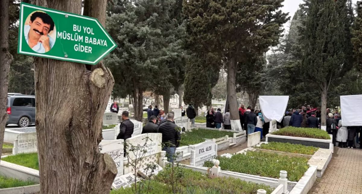 Müslüm Gürses 13. Yılında Kabri Başında Anıldı