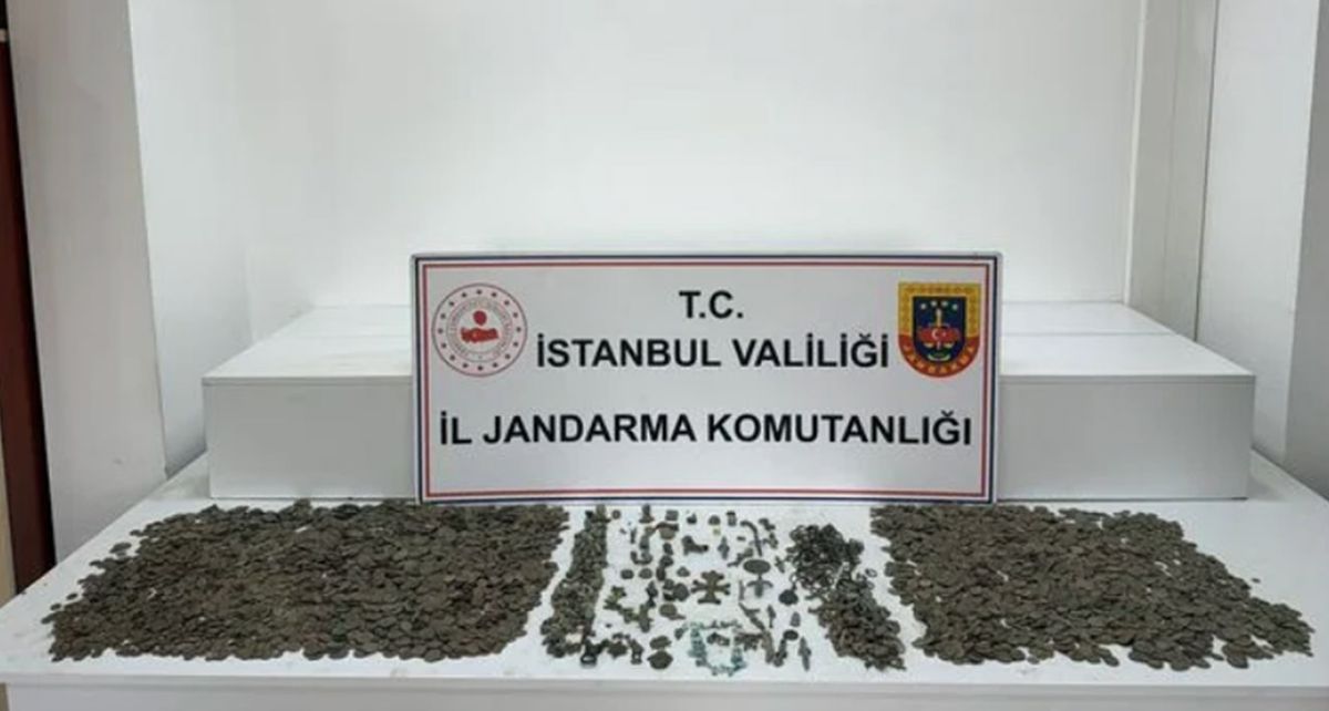 Sancaktepe'de Tarihi Eser Operasyonu: 8 Bin 582 Parça Ele Geçirildi