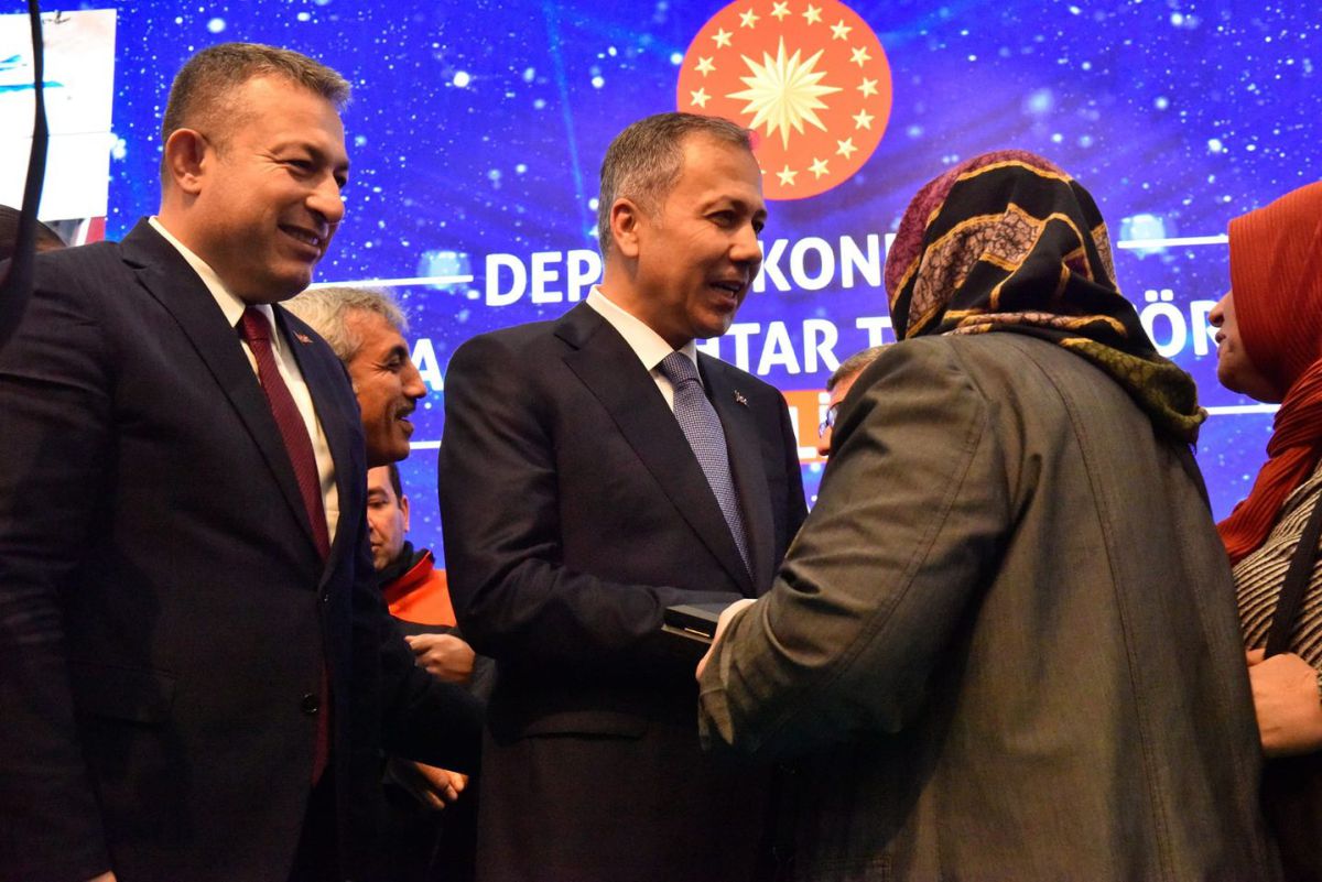 Kilis'te Deprem Konutları İçin Anahtar Teslim Töreni Düzenlendi