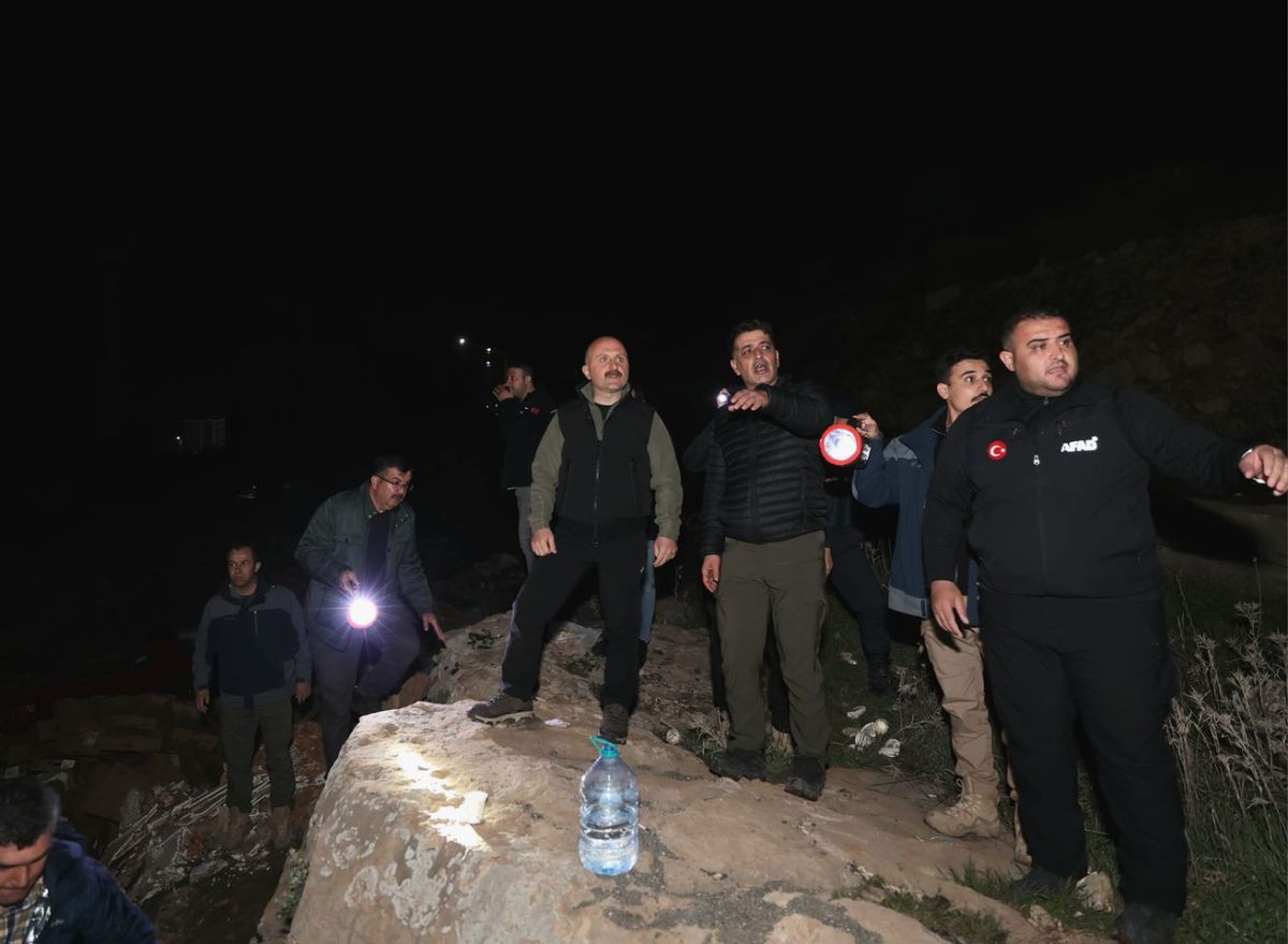 Adıyaman'da Deprem Konutlarında Çıkan Yangın Hızlı Müdahaleyle Kontrol Altına Alındı