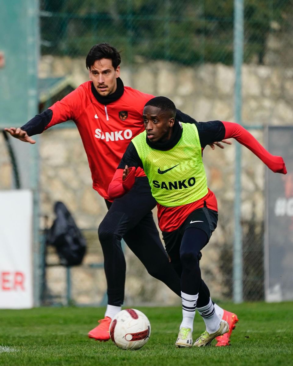 Gaziantep FK, Süper Lig'e hazırlanırken Başakşehir maçı için tempoyu arttırdı.