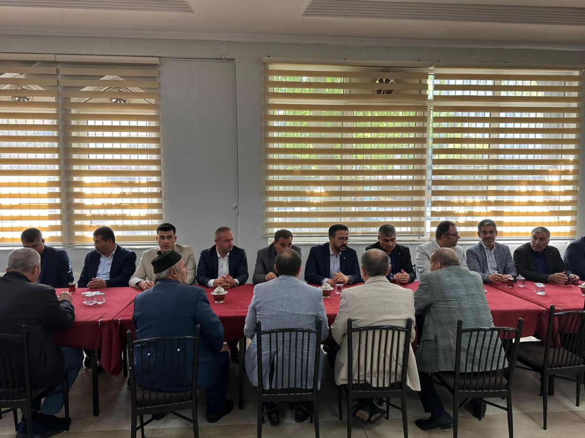 AK Parti Şehitkamil İlçe Yönetimi ve Meclis Üyeleri, Mehmet Cevat Ensari'ye Taziye Ziyaretinde Bulundu.