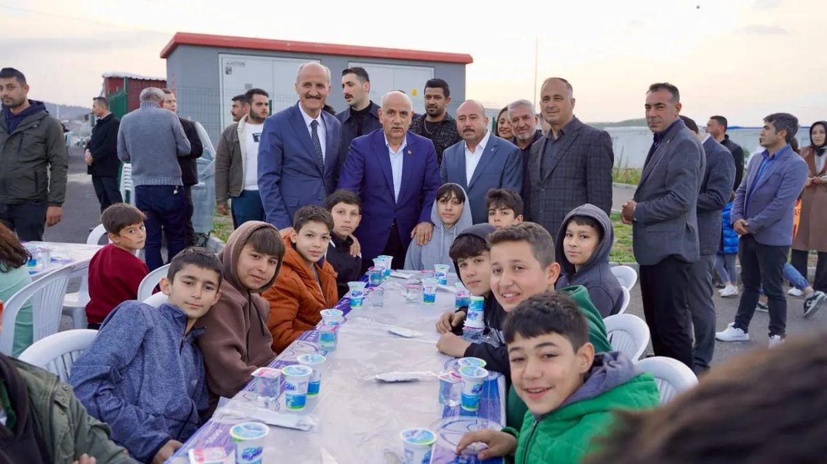 AK Parti Milletvekili Vahit Kirişçi, Ramazan ayında dayanışma için iftar sofralarını paylaştı