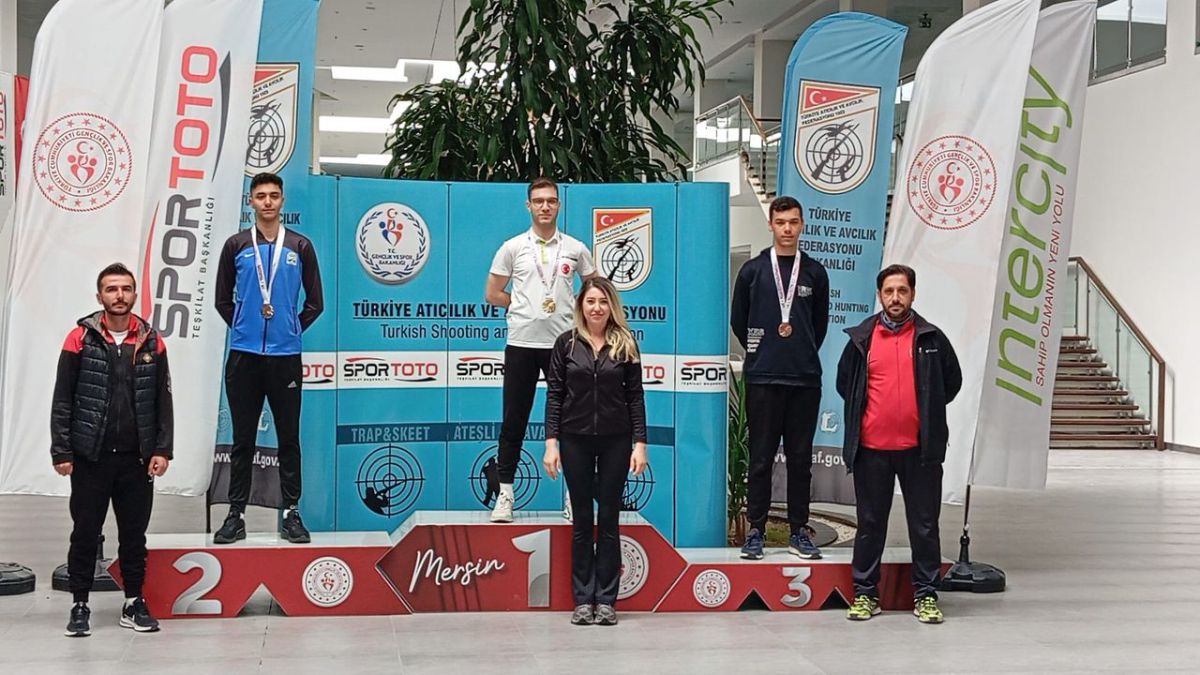 Mersin'de düzenlenen Ateşli Silahlar Şampiyonası'nda Adıyamanlı sporcu Türkiye üçüncüsü oldu