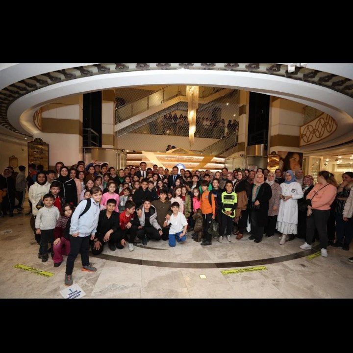 Gaziantep'te Özgecan Hanımlar Yüzme Havuzu ve Kültür Merkezi'ne Siyasi Temsilcilerden Ziyaret