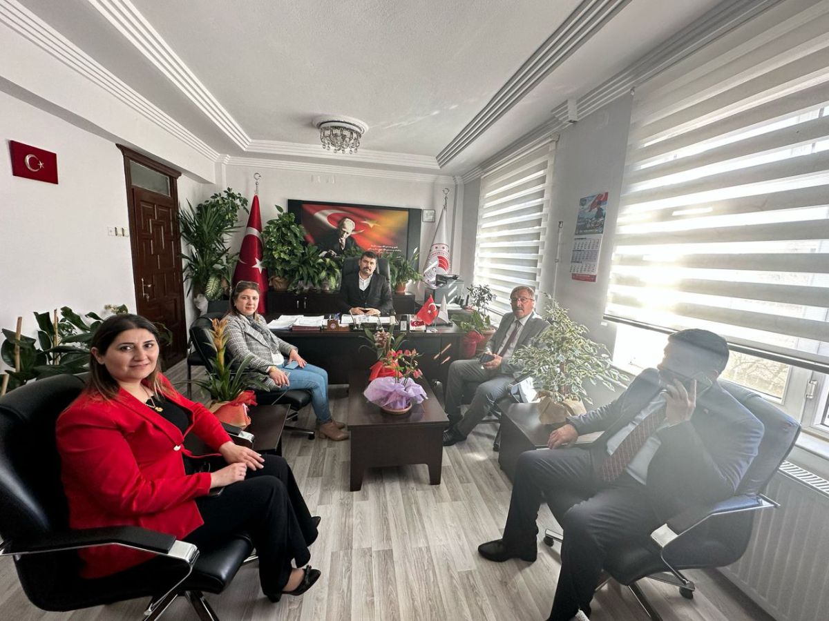 Göksun Belediye Başkanı Hüseyin Coşkun Aydın, Göksun İlçe Tarım Müdürlüğü'nü ziyaret etti.