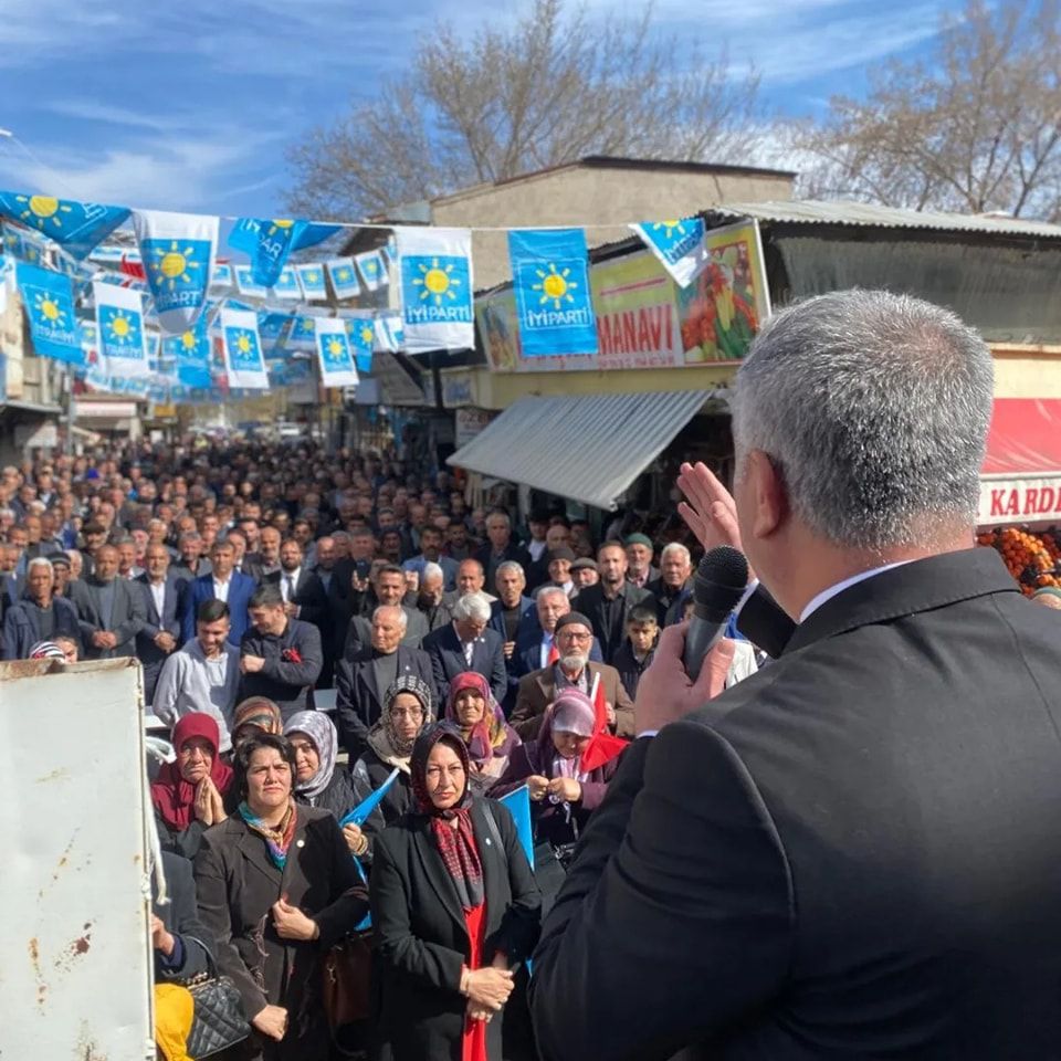 İYİ Parti, Afşin'de Seçim Koordinasyon Merkezi'nin açılışını yaptı.