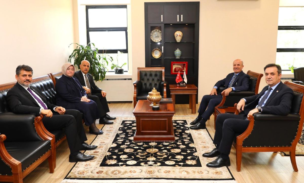 AK Parti Milletvekili Vahit Kirişçi, YÖK Başkanı Prof. Dr. Erol Özvar'ı Ziyaret Etti