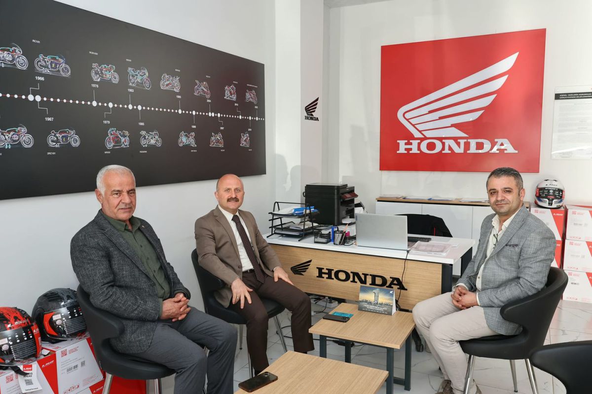 Adıyaman Valisi Dr. Osman Varol, Yeni Motosiklet Satış ve Servis Bayisinin Açılışını Gerçekleştirdi