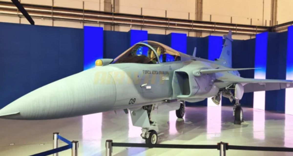 Brezilya, ilk süpersonik savaş uçağını tanıttı