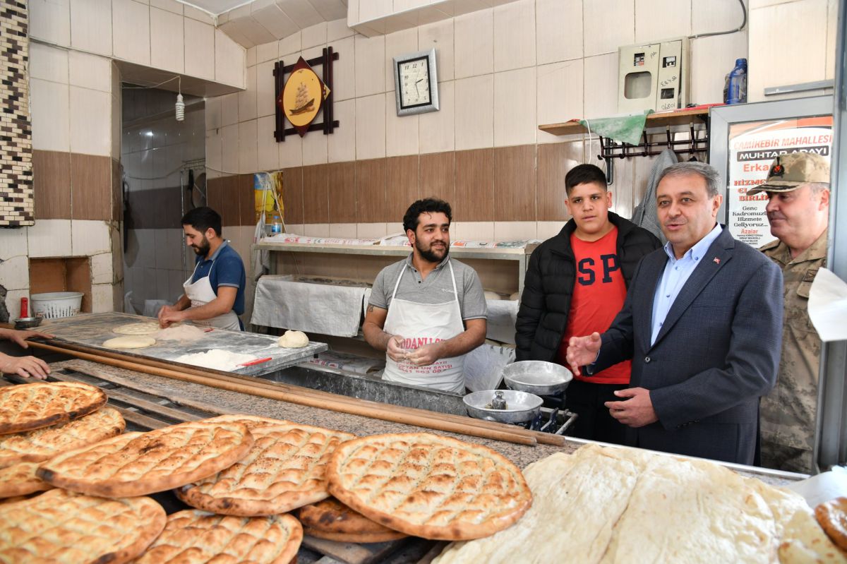 Vali Şıldak, Siverek'te Esnafı Tebrik Etti