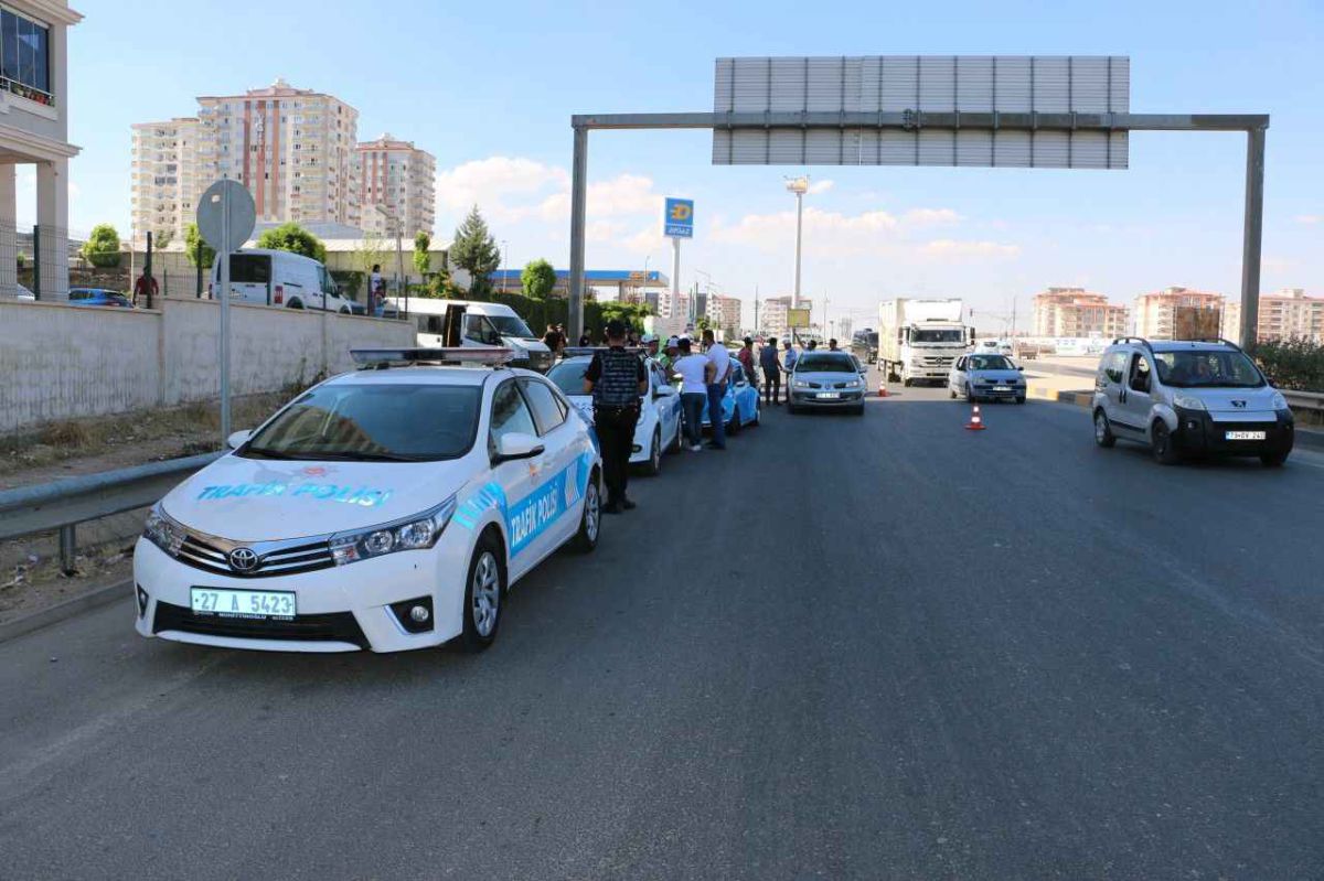 Trafik Polisi Denetleme Sonucu Vatandaşa Ceza Yazdı