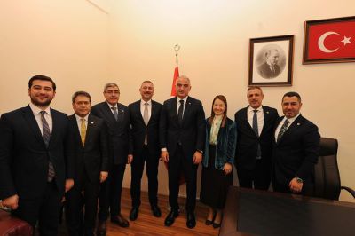 Gaziantep Milletvekilleri, Kültür ve Turizm Bakanı Ersoy'u TBMM'de ziyaret etti, şehirdeki kültürel miras ve turizm potansiyelini ele aldı.
