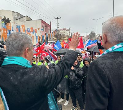 Adıyaman Milletvekili Mustafa Alkayış Gölbaşı'ndaki etkinlikte vatandaşların yoğun ilgisine teşekkür etti ve ilçenin kalkınma sürecine vurgu yaptı.