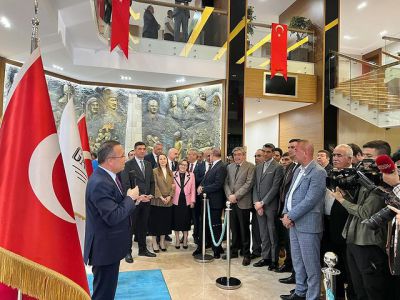 Gaziantep'te Vali Kemal Çeber ev sahipliğinde gerçekleşen Ramazan Bayramı bayramlaşma töreni büyük ilgi gördü.