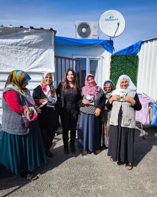 İyi Parti, Adıyaman'ın konteyner kentlerinde ziyaretler gerçekleştirerek sosyal sorunlara dikkat çekiyor