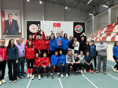 Gaziantep Üniversitesi Spor Bilimleri öğrencileri, Türkiye Atletizm Şampiyonası'nda büyük başarı elde etti.