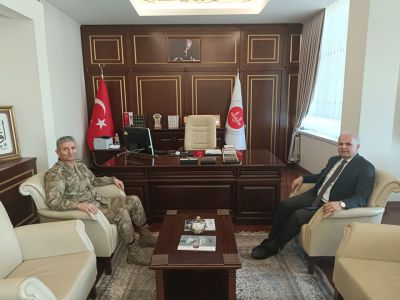 Gaziantep İl Jandarma Komutanı Tümgeneral Halil Şen, Gaziantep İl Müftüsü Dr. Hüseyin Hazırlar'ı ziyaret etti ve iş birliği sağlandı.