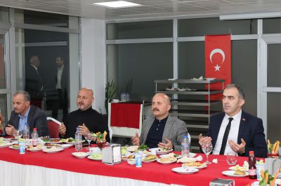 Adıyaman'da Vali Dr. Osman Varol liderliğinde iftar buluşması düzenlendi.