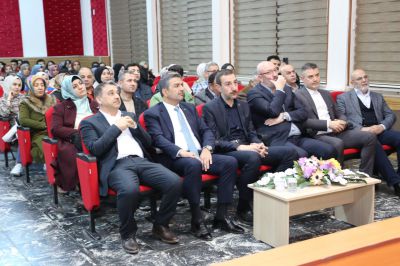 AK Parti Kilis İl Başkanı Serhan Diyarbakırlı, Erbakan'ın anısına düzenlenen anma programına katıldı.