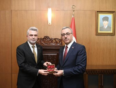 Kahramanmaraş Belediye Başkanı Fırat Görgel, şehre hizmet projeleriyle geleceğe ilerliyor