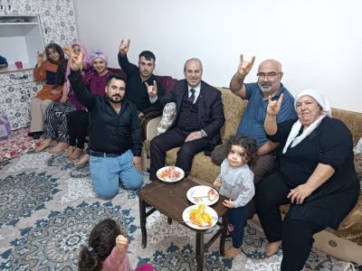 Gaziantep Belediye Başkanı Oğuzeli'nde mahalle ziyaretleri düzenliyor.