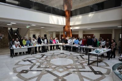 Gaziantep Üniversitesi Yaşlı Bakımı Programı, Yaşlılara Saygı Haftası için kermes düzenledi.