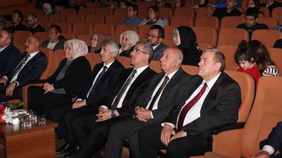 Kahramanmaraş Üniversitesi Rektörü Prof. Dr. İsmail Bakan, şehirde çekilen belgeselin galasında yer aldı.