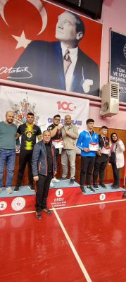 Kilisli genç sporcular, Bilek Güreşi Türkiye Şampiyonası'nda büyük başarı elde etti.
