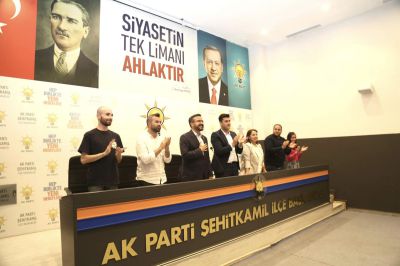 AK Parti Şehitkamil İlçe Teşkilatı Haftalık Toplantısını Gerçekleştirdi